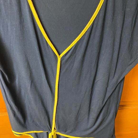 Soprano Women's Navy/Yellow Top/Blouse Size Small In Great Shape!! - Picture 4 of 5